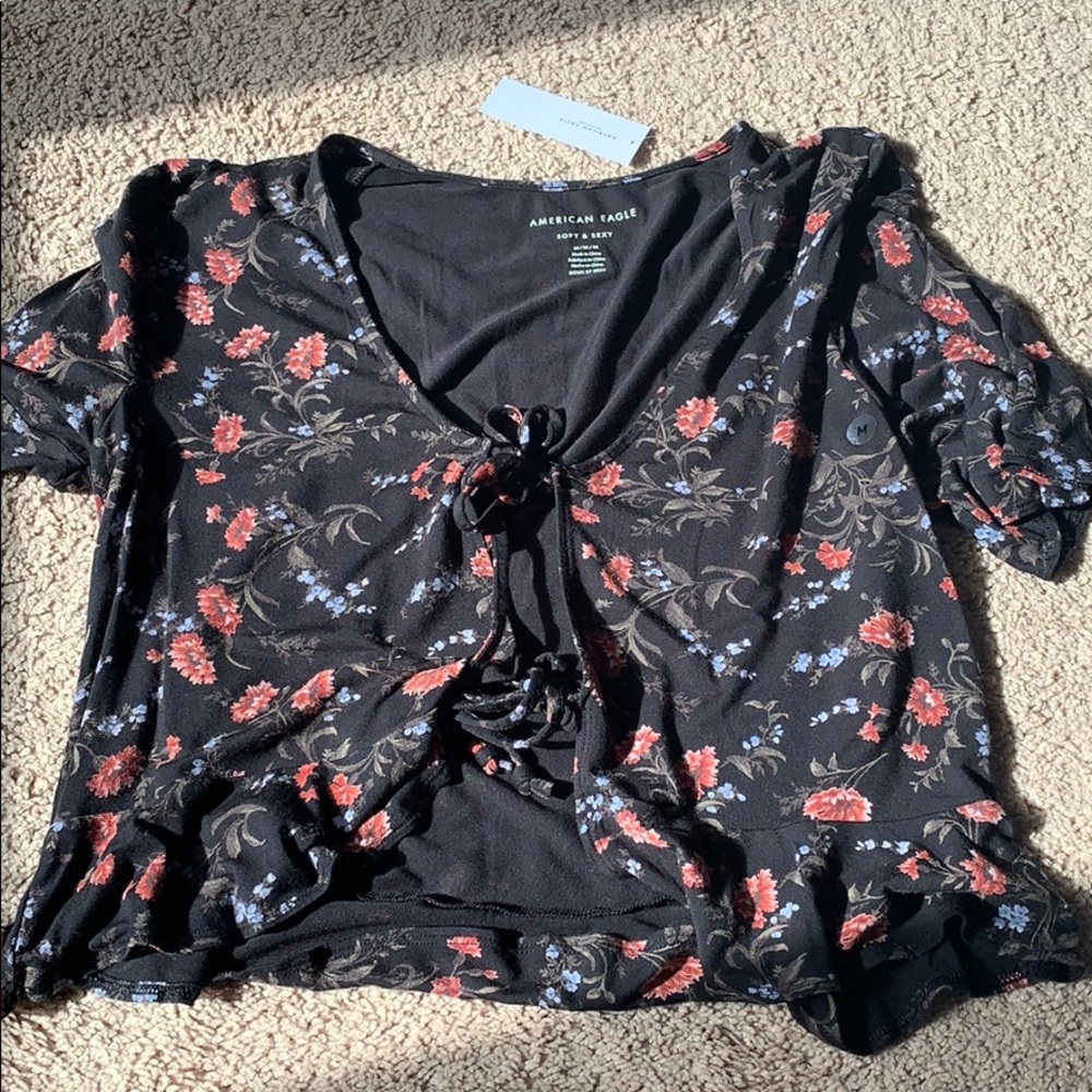 American eagle crop top front tie in the middle